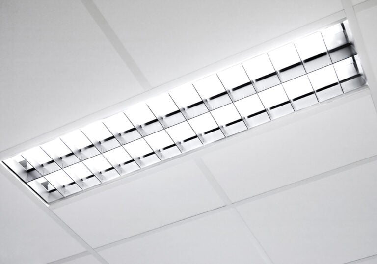 Fluorescent Light Not Working: Quick Troubleshooting Guide