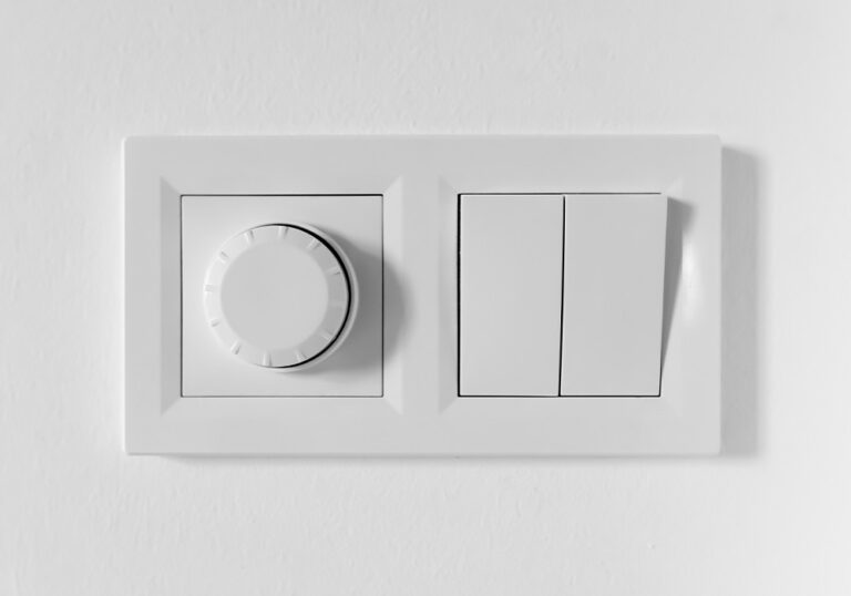 Can You Put A Dimmer Switch On Fluorescent Lights?